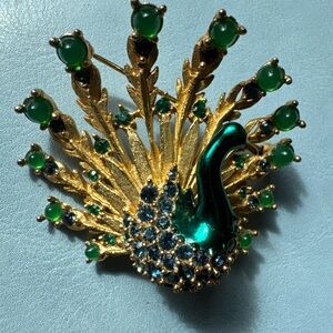 Vintage Boucher peacock brooch with teal body
